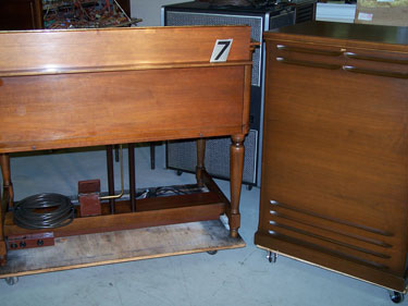 Vintage 1971 Hammond B3 Organ