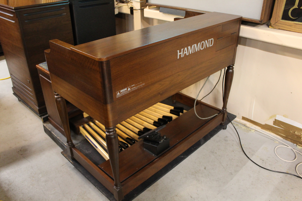 292 is a Hammond XB-3 for sale that is paired with a Leslie 122-XB.