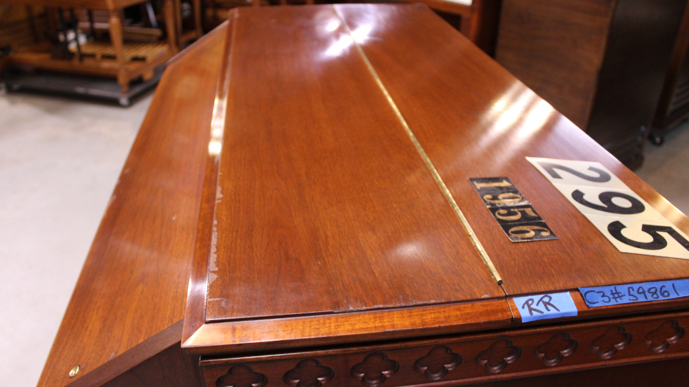 295 is a 1961 Hammond C3 in a Mahogany  finish. Serial #84427