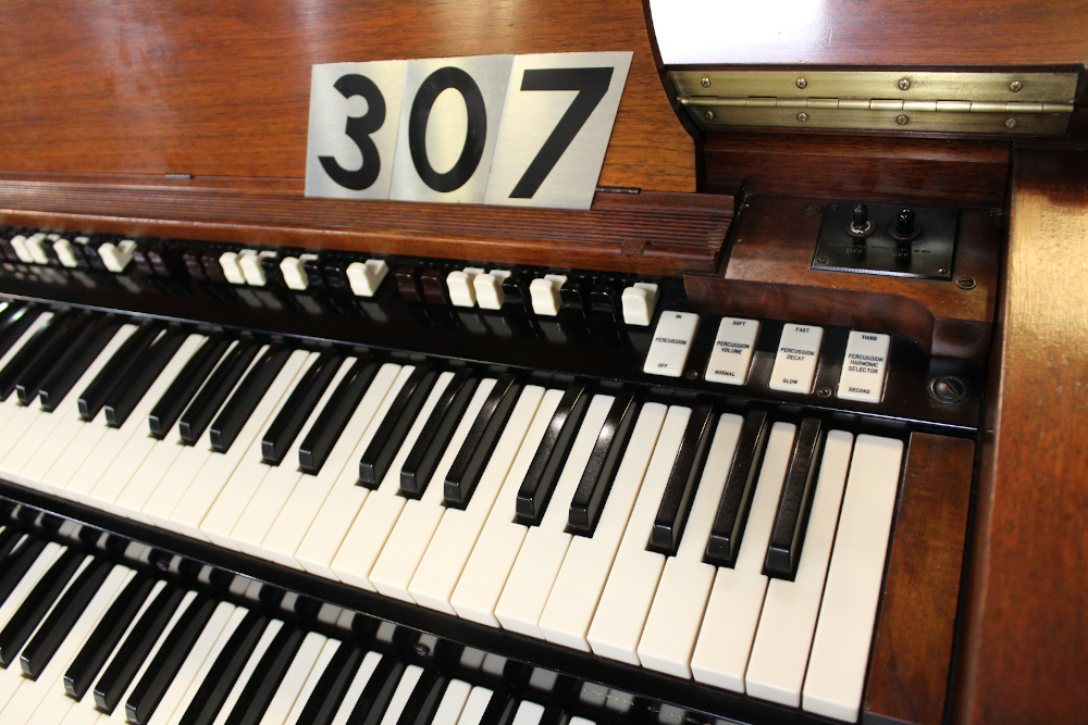 307 is a 1957 Hammond B3 for sale.
