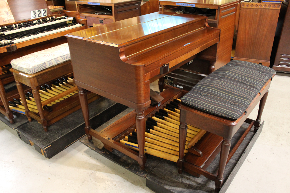 307 is a 1957 Hammond B3 for sale.
