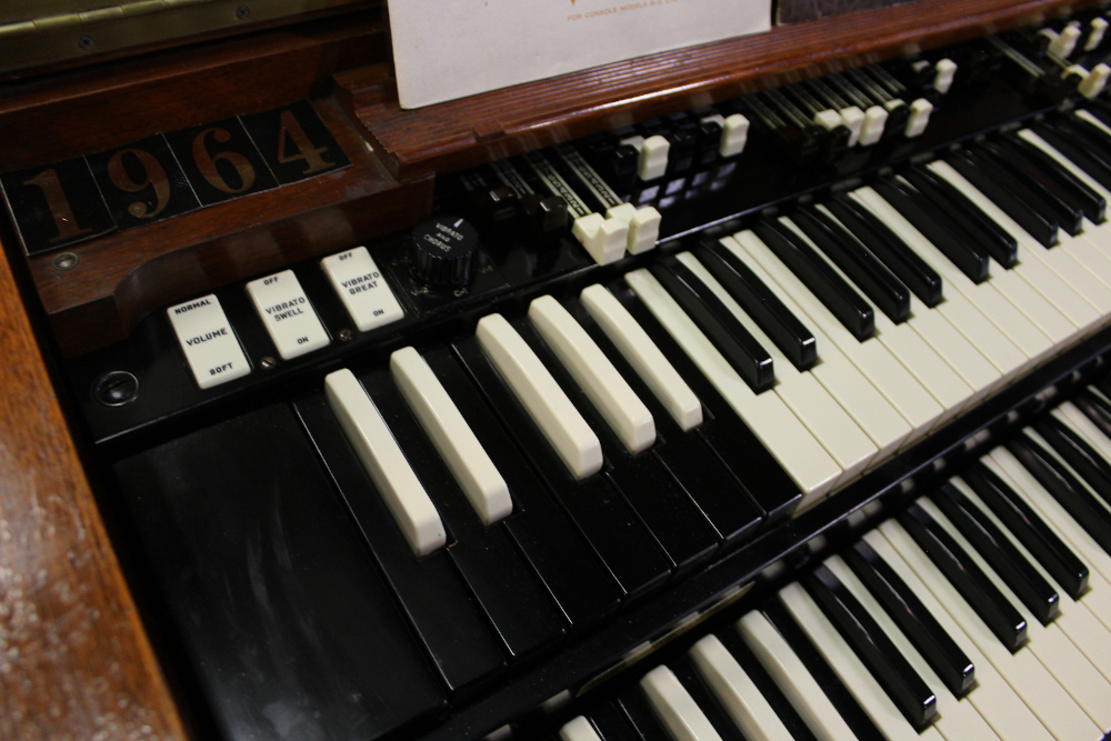 307 is a 1957 Hammond B3 for sale.