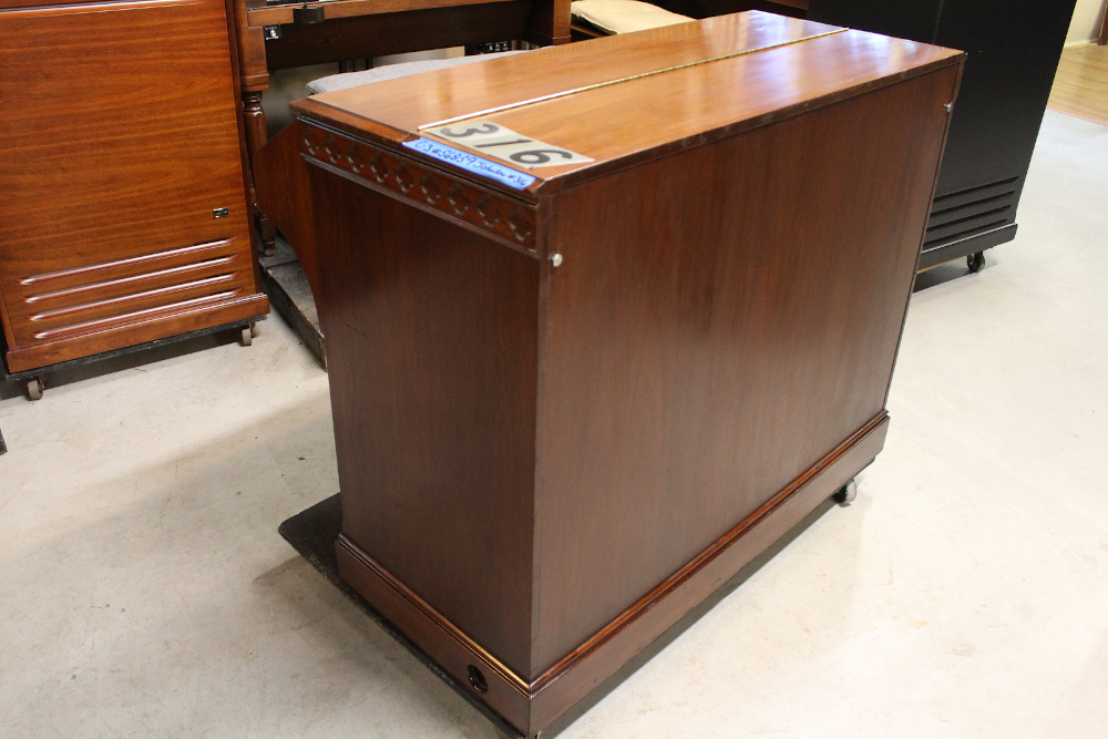 316 is a 1955 Hammond C-3 in a walnut finish. Serial #56859