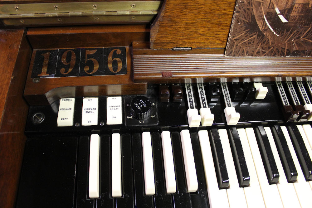 338 is a 1956 Hammond B3 for sale.