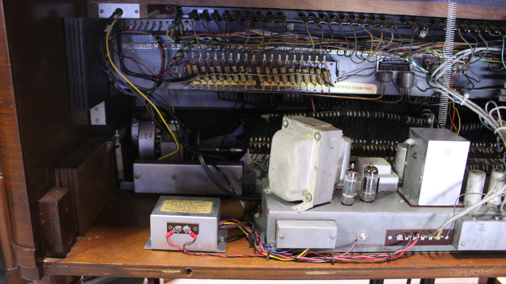 340 is a 1957 Hammond  B3 for sale in a Walnut finish.