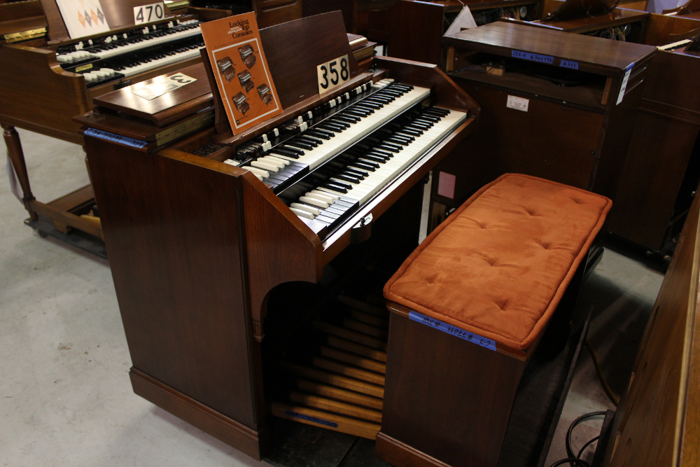 358 is a 1959 Hammond C3 in a walnut finish - serial #7709