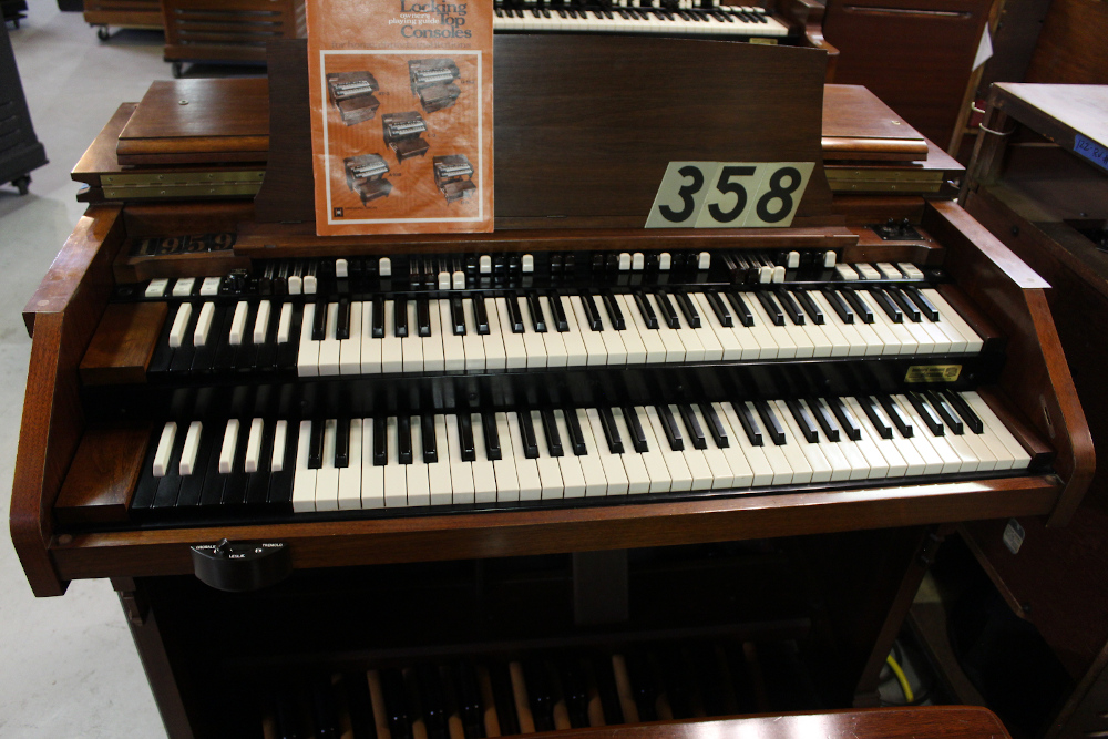 358 is a 1959 Hammond C3 in a walnut finish - serial #77099