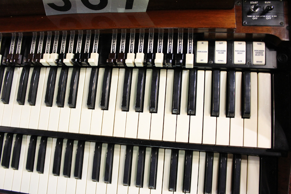 361 is a 1962 Hammond A-100 in a mahogany finish. Serial #18108