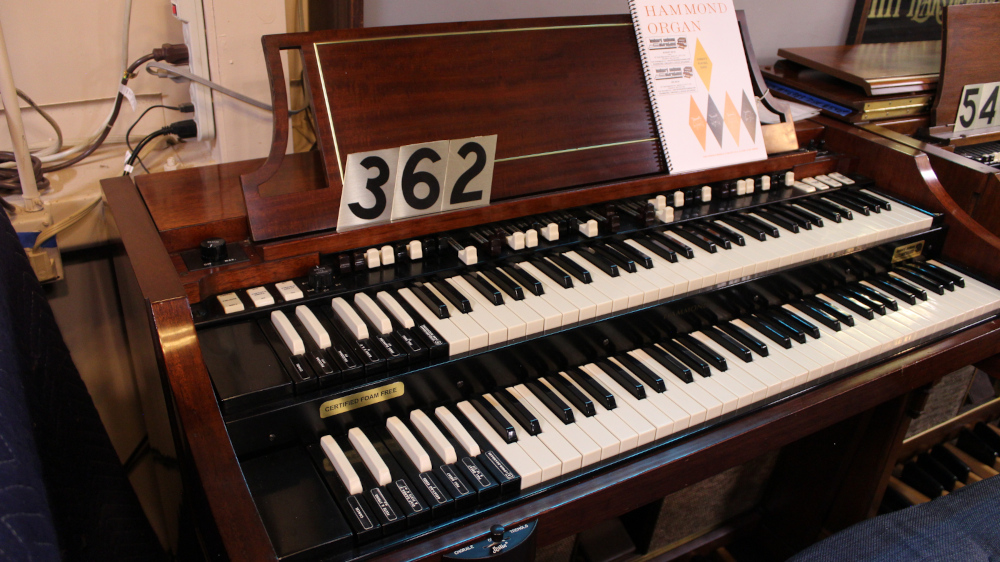 362 is a Hammond A100 in a Walnut finish.  Serial #19887