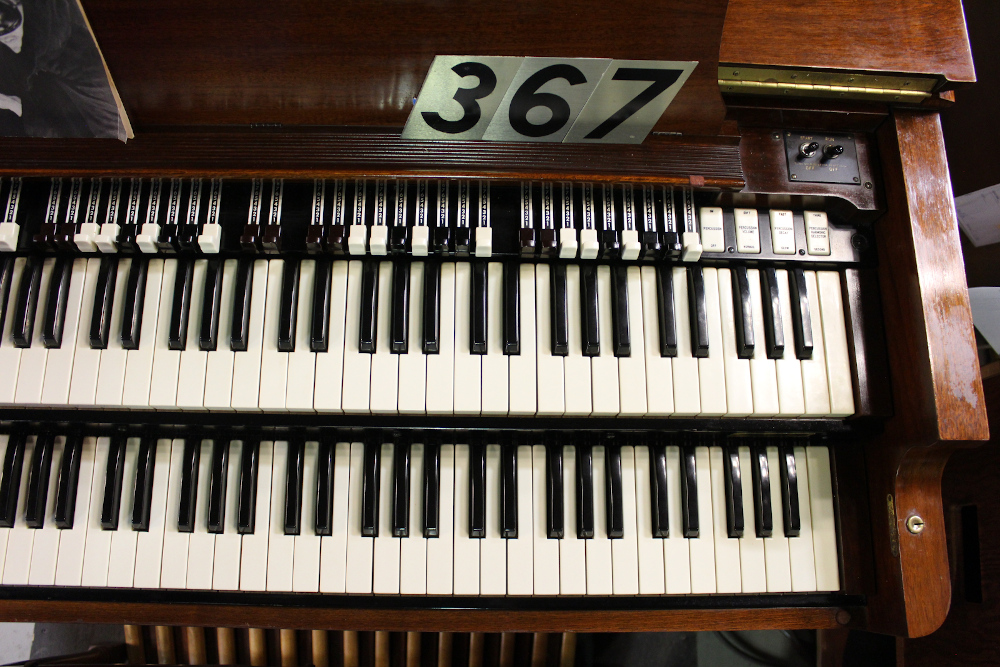 367 is a 1959 Hammond B-3 with an OBL-2 output system and paired with a 122 Leslie #H-71428! 