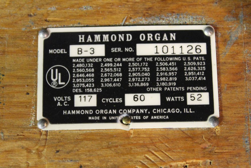 369 is a 1968 Hammond B3 with some scratches on the surface. Serial #101126