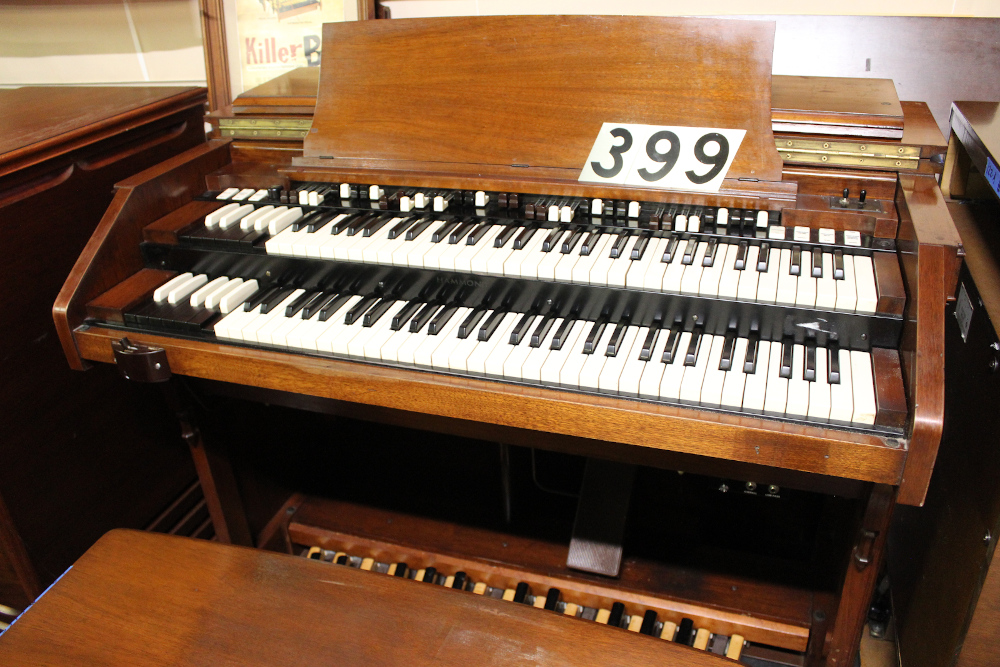 399 is a 1956 Hammond C3 for sale that is paired with a Leslie 122-A. Serial #61659