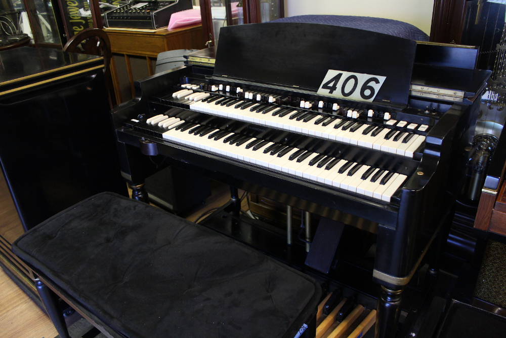 #406 is an ebony B-2 converted to a B-3, paired with a 21-H Leslie modified to 122 specs - Serial #41369