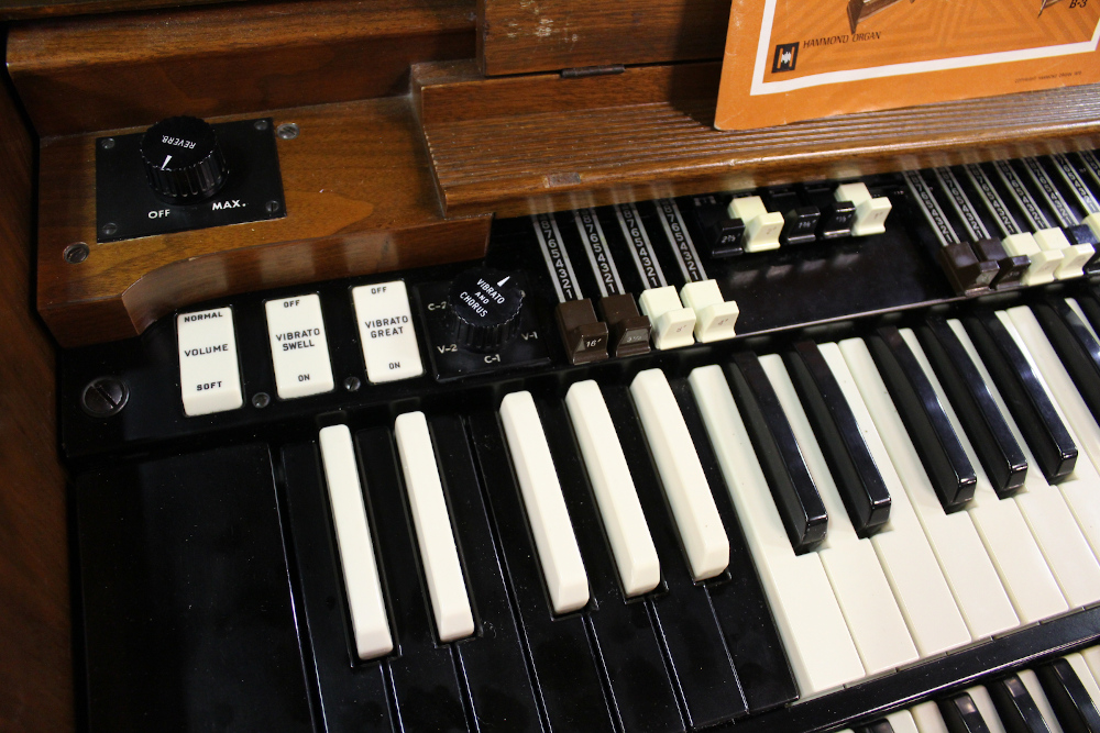 407 is a 1969 Hammond A-105 for sale.