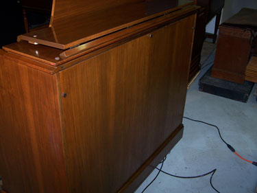 This is a Hammond C3 organ with two Leslie Speakers!