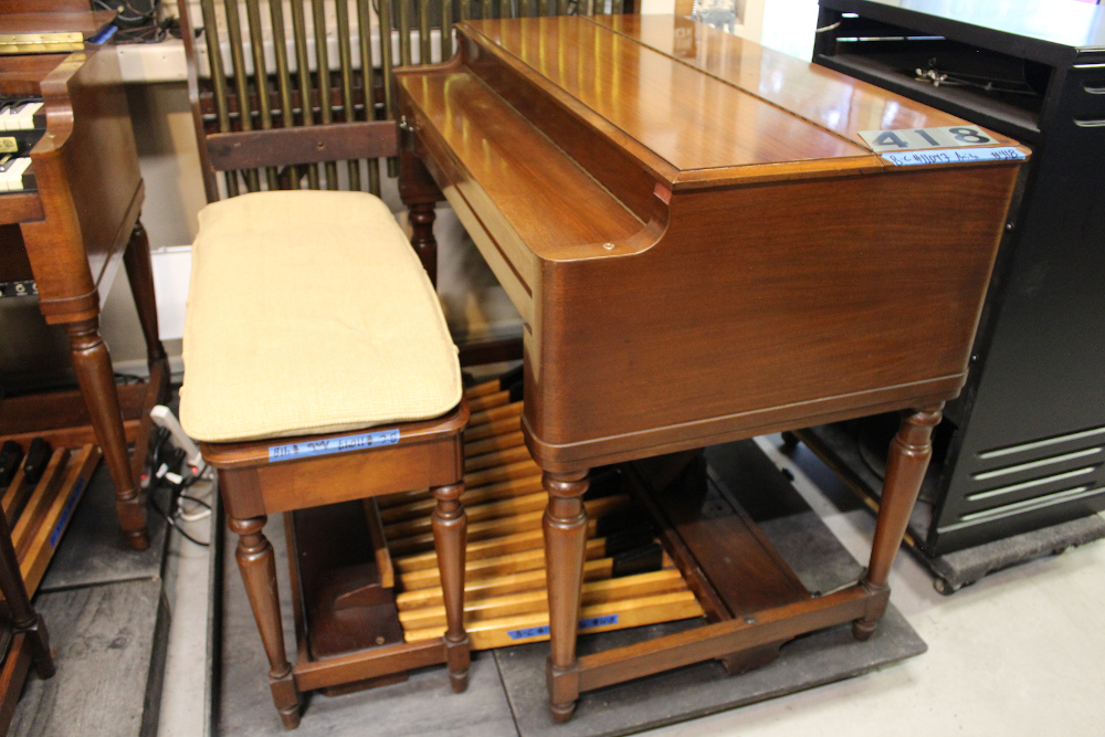 418 is a 1936 Hammond BC from the family of the original owner! Excellent condition! With a new solid-state pre-amp, 2 tone generators & new power amp in the Leslie 122!