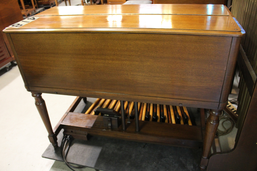 418 is a 1936 Hammond BC from the family of the original owner! Excellent condition! With a new solid-state pre-amp, 2 tone generators & new power amp in the Leslie 122!