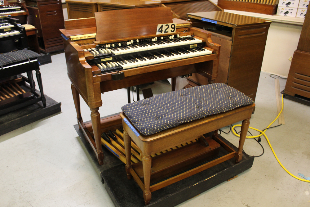 429 is a 1958 Hammond B3 in a walnut finish in great condition. Serial #76102