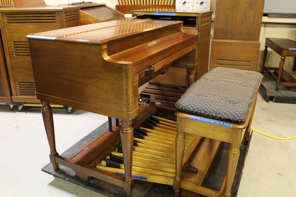 #429 is a 1958 Hammond B3 in a walnut finish in great condition.