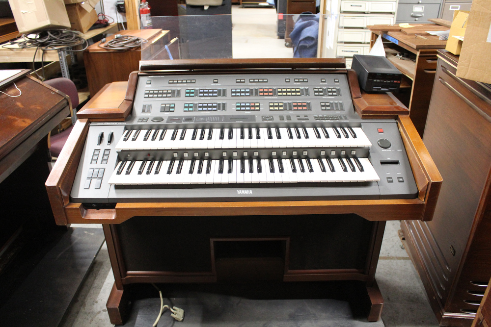 #450 is a Yamaha Electone organ model CHX-1, serial #51030 Serial #91184