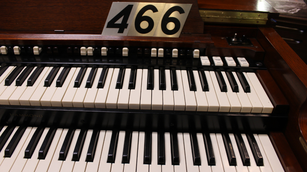466 is a 1957 Hammond B-3 in a mahogany finish. Serial #67466
