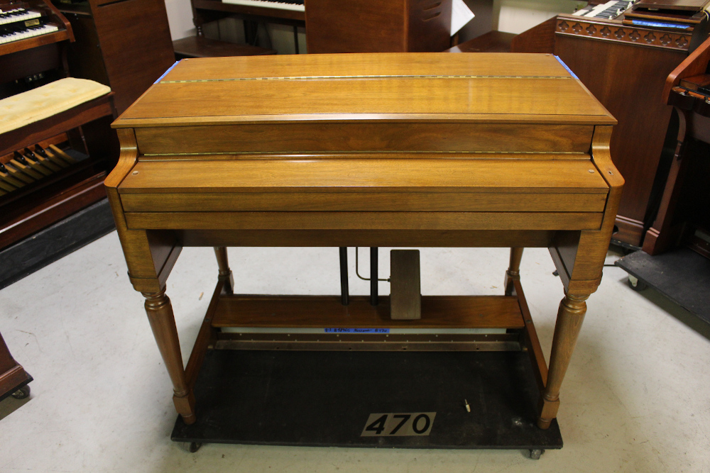 #470 is a 1968 walnut B3 in mint condition! From the home of the original family! Serial #98465 