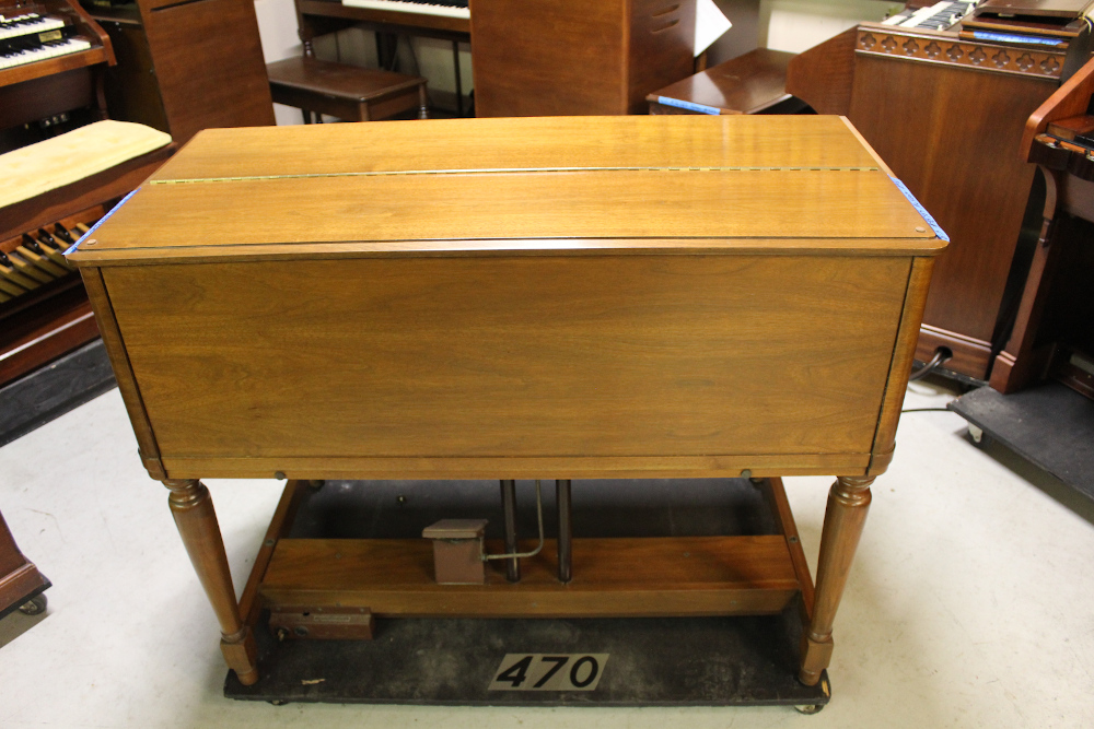 #470 is a 1968 walnut B3 in mint condition! From the home of the original family! Serial #98465 