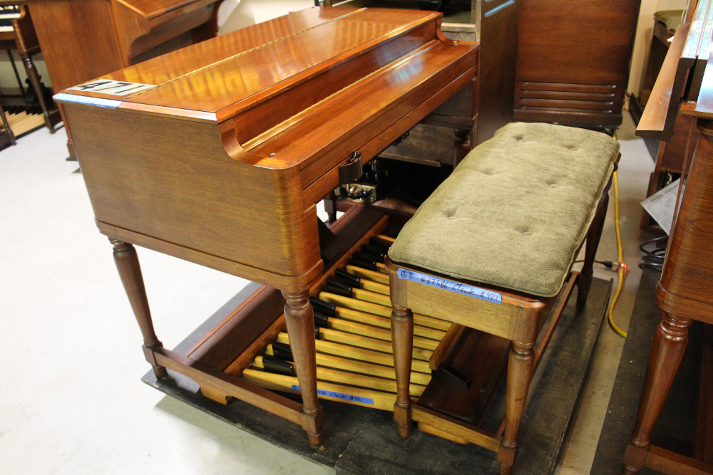 471 is a 1962 Hammond B-3 in a walnut finish.