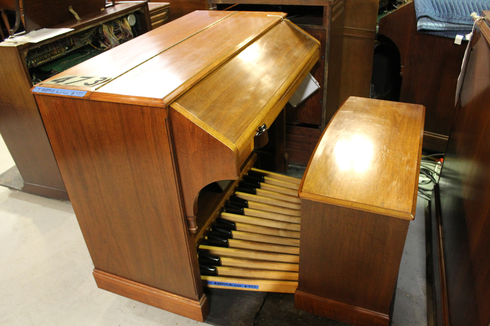473 is a 1963 Hammond C3 in a walnut finish.
