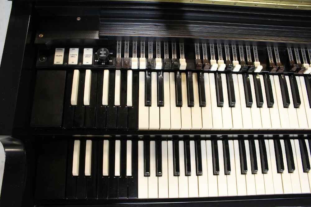 475 is a 1967 Hammond B-3 in a custom ebony finish, paried with two matching Leslies! 