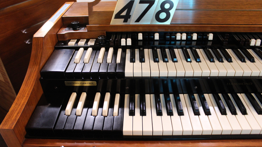 478 is a 1963 Hammond A-100 in a walnut finish. serial #35396