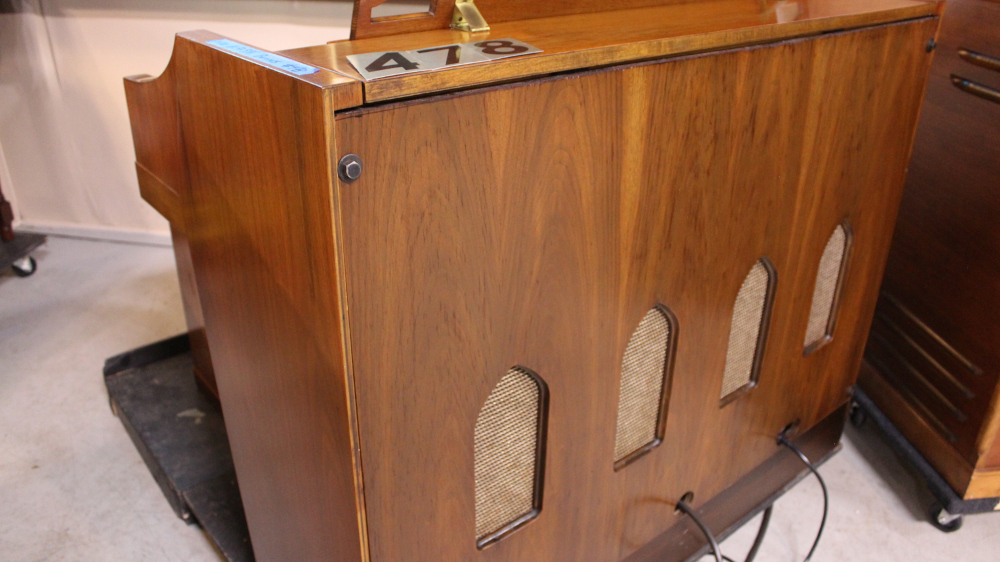 478 is a 1963 Hammond A-100 in a walnut finish. serial #35396