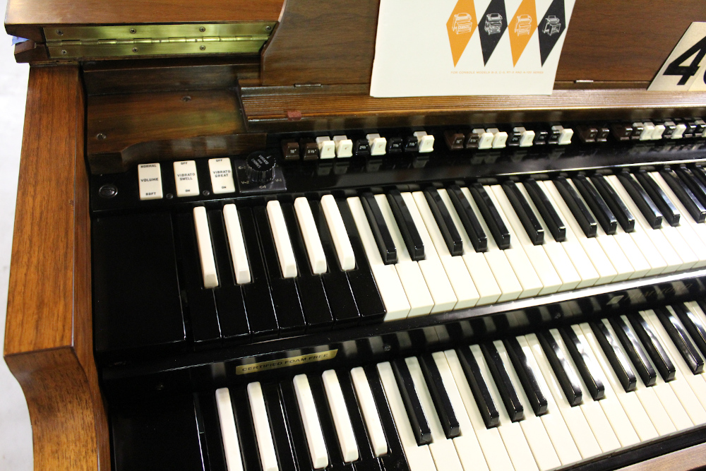 482 is a 1973 Hammond B-3 in excellent condition that has been certified foam free! Serial #E-227386