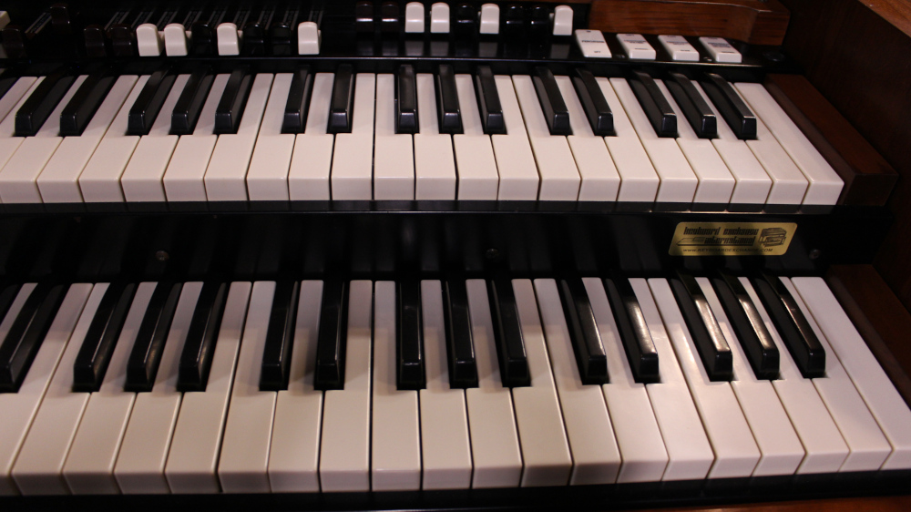 491 is a 1958 C3 in a Walnut finish.  Serial #72913