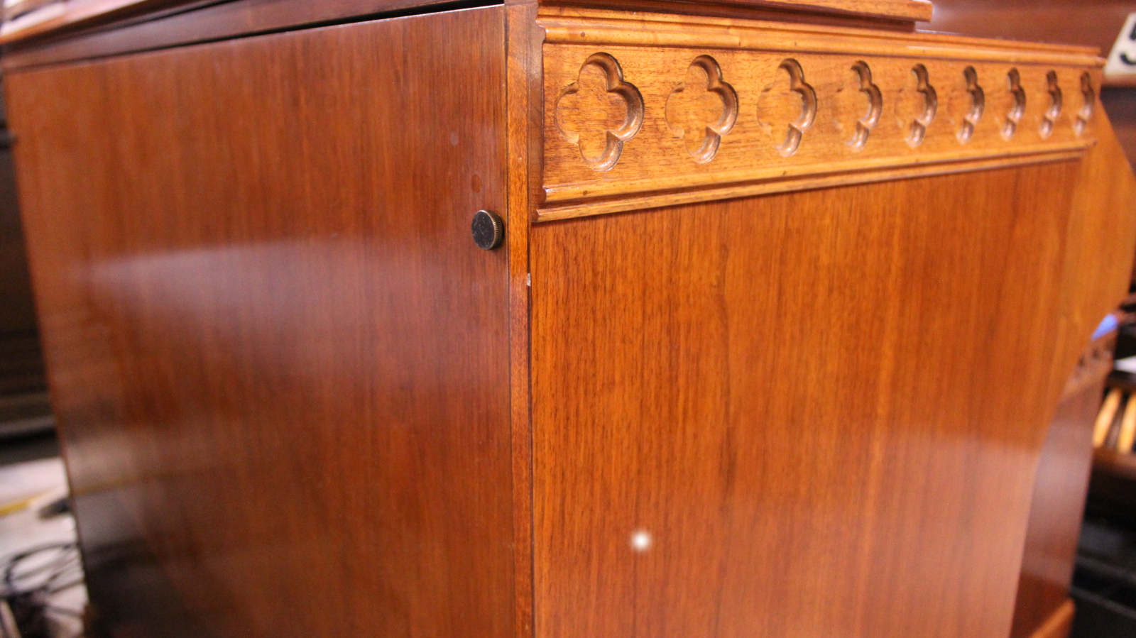 491 is a 1958 C3 in a Walnut finish.  Serial #72913