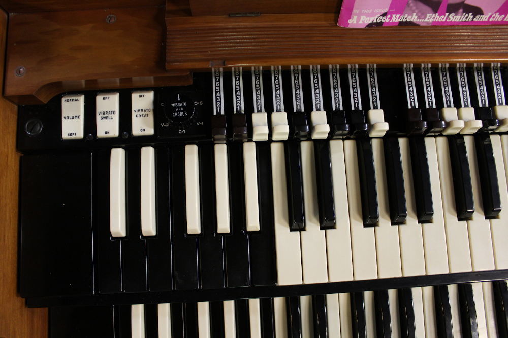 497 is a 1962 Hammond B-3 in a rare fruitwood finish! Serial #86115