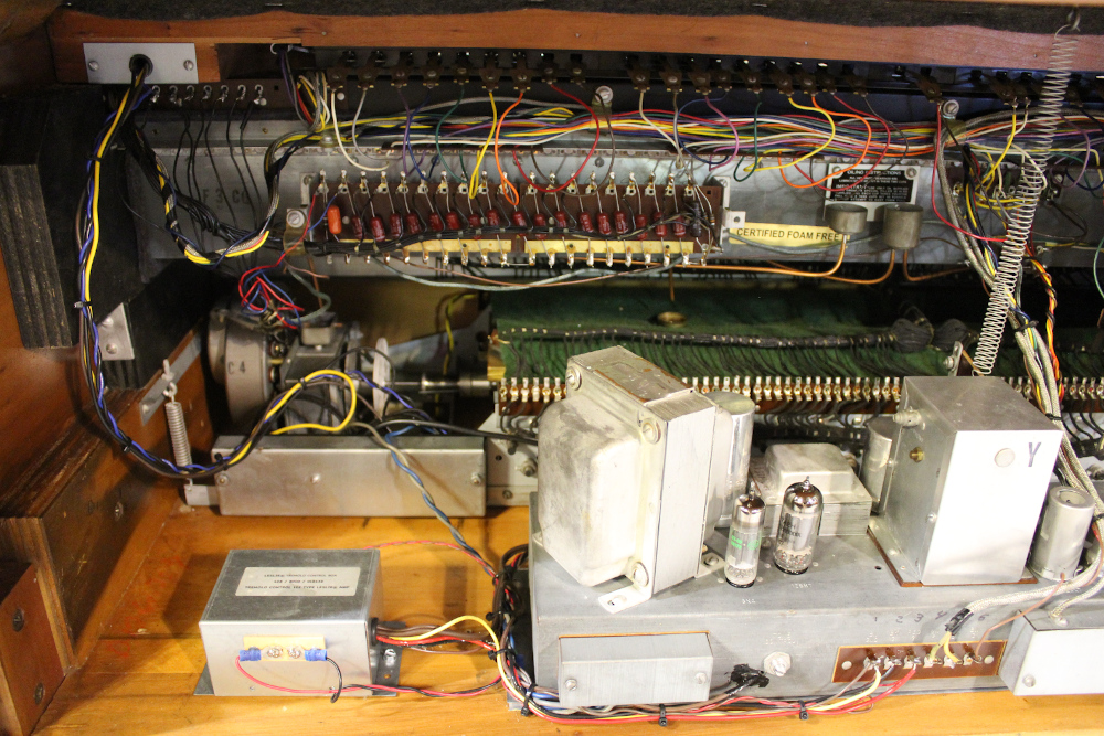 497 is a 1962 Hammond B-3 in a rare fruitwood finish! Serial #86115