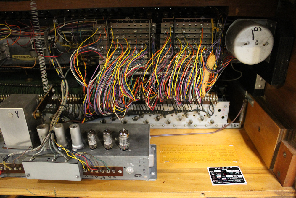 497 is a 1962 Hammond B3 in a rare fruitwood finish! Serial #86115