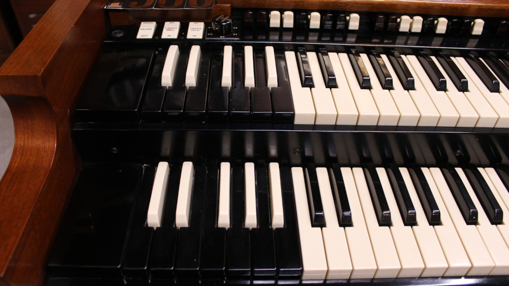 509 is a 1960 Hammond B3 in a Walnut finish. Serial #83872