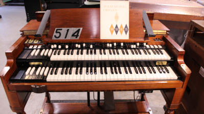 514 is a 1963 Hammond B3 in a Mahogany finish. Serial #89352