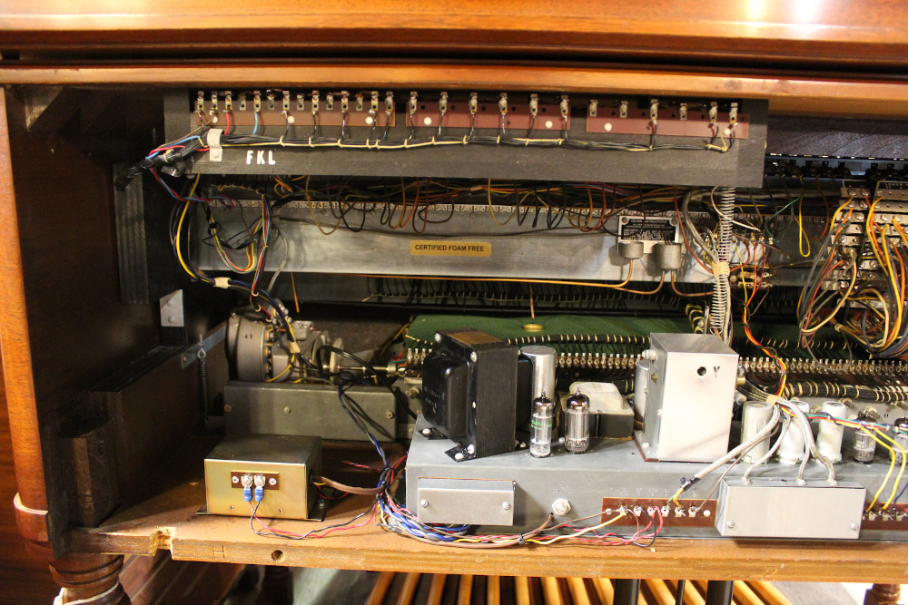 520 is a 1957 Hammond B-3 with some minor sun fading. Serial #65965