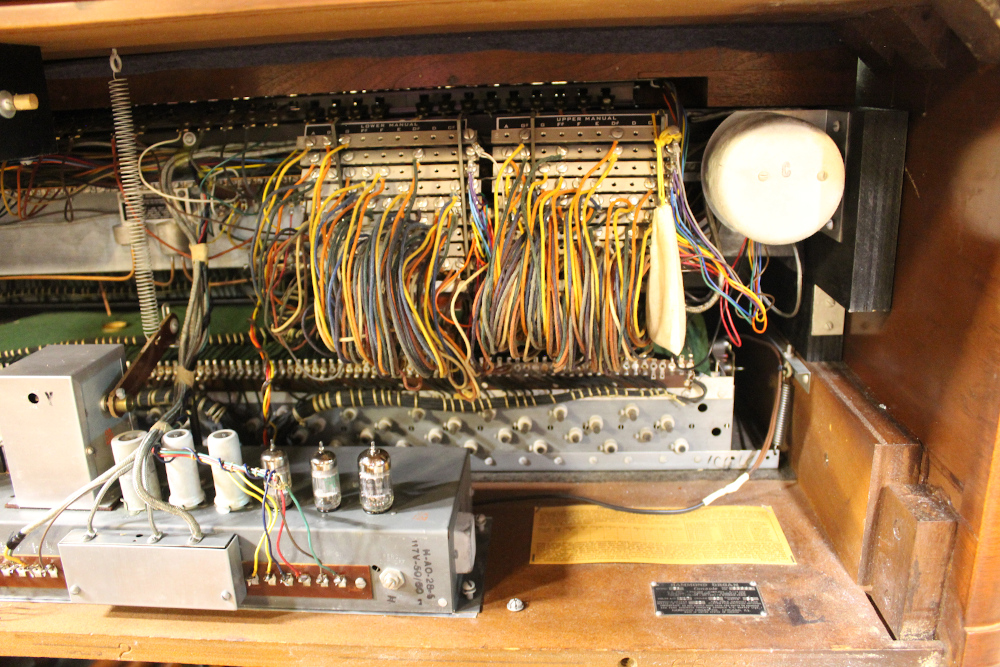 520 is a 1957 Hammond B3 with some minor sun fading. Serial #65965