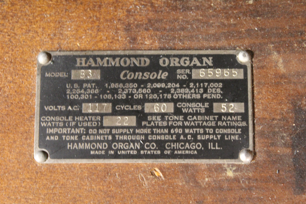 520 is a 1957 Hammond B-3 with some minor sun fading. Serial #65965