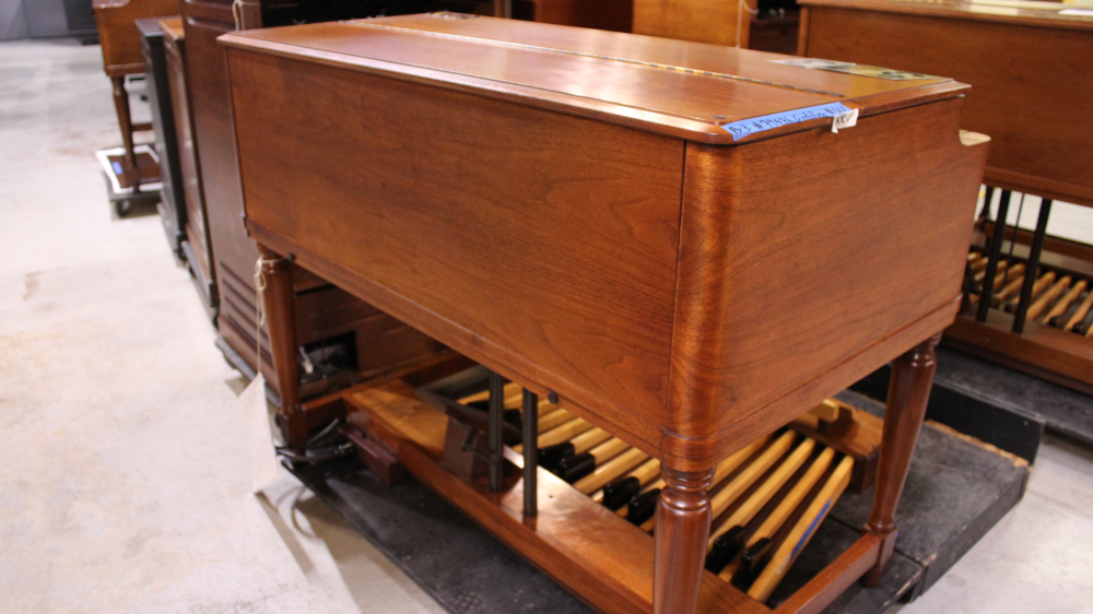 #523 is a Hammond B-3 in a Mahogany finish. Serial #79576