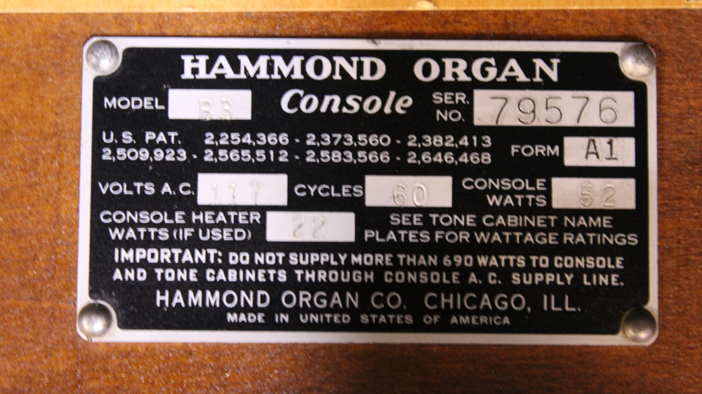 #523 is a Hammond B-3 in a Mahogany finish. Serial #79576