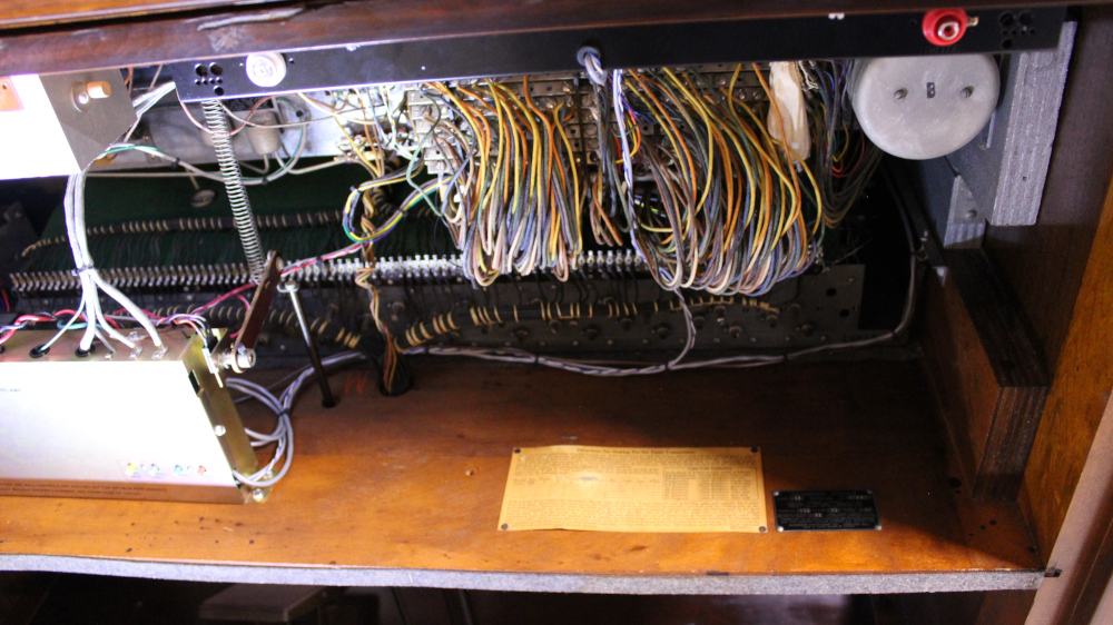 529 is a Hammond C2 in a Walnut finish.  Serial #47961