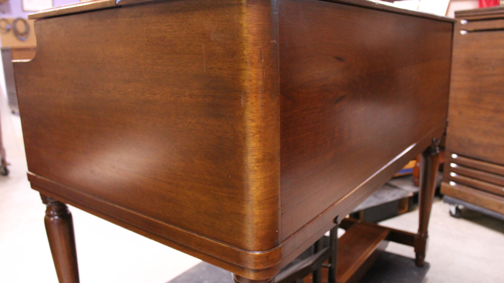 530 is a 1951 Hammond B2 for sale in a Walnut finish.