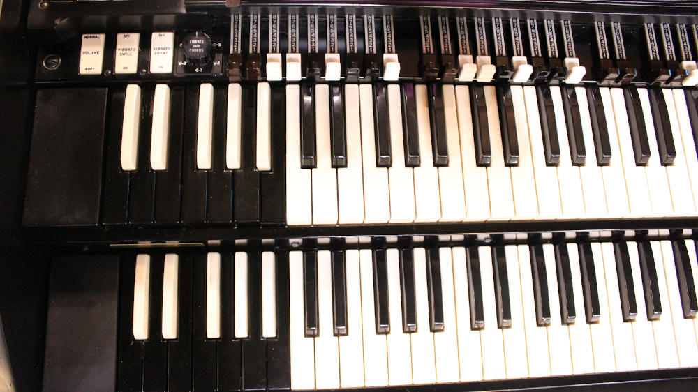 534 is a 1957 Hammond C-3 in an ebony finish! Serial #70585