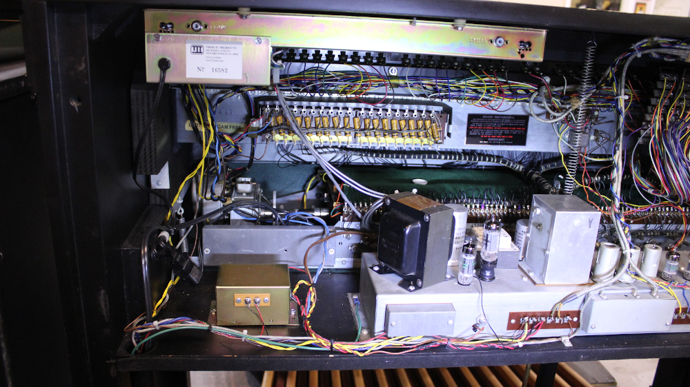 534 is a 1957 Hammond C3 in an ebony finish! Serial #70585