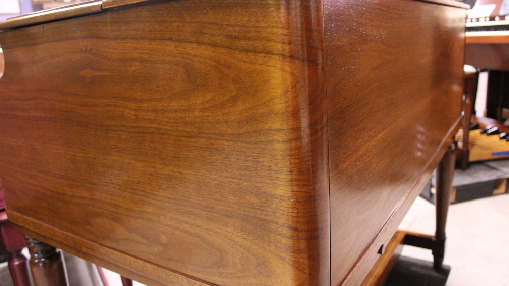 550 is a 1954 Hammond B2 cabinet with A-100 Parts (Similar to B-3).  Serial #54487